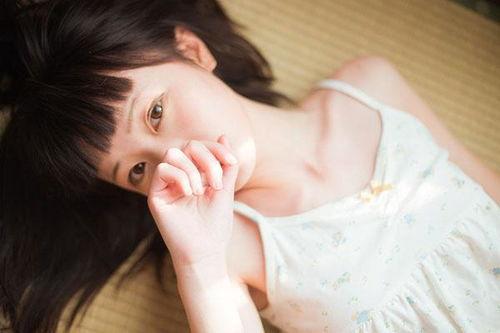 贫乳幼体av图片,探索青春期的禁忌与成长