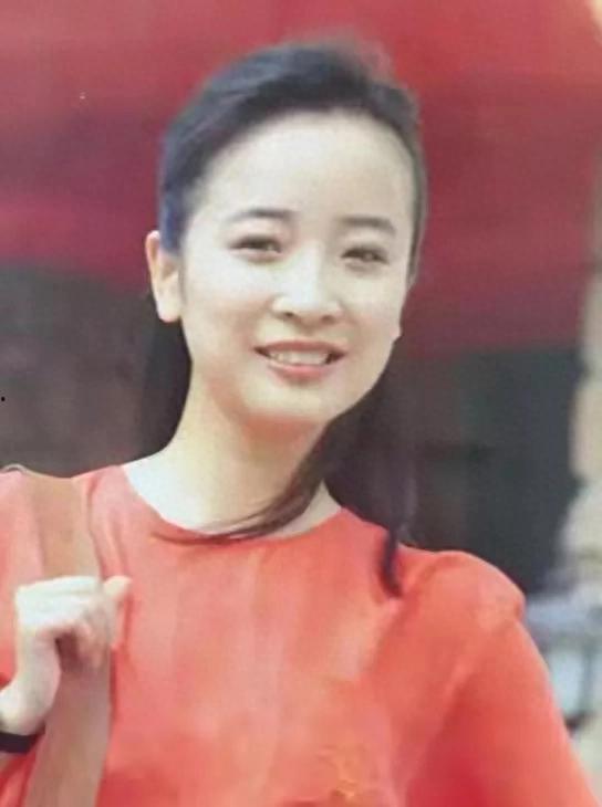 陈小艺现在的老公是谁,携手新伴侣共度美好时光