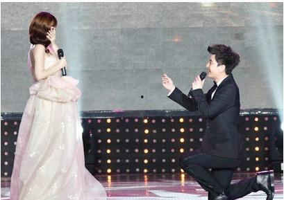 三次求婚的明星,爱情路上的坎坷与坚持