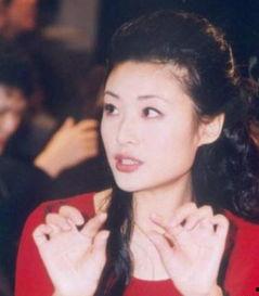 周涛多少老公,揭秘央视名嘴背后的温馨家庭生活