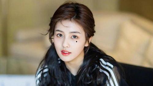 白鹿和蔡徐坤的爆料视频,娱乐圈幕后真相大曝光